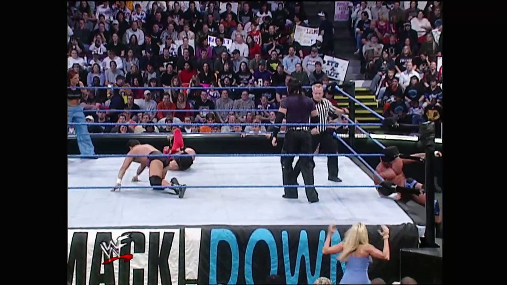 WWE SMACKDOWN 30 NOVEMBER 2000 FULL SHOW background