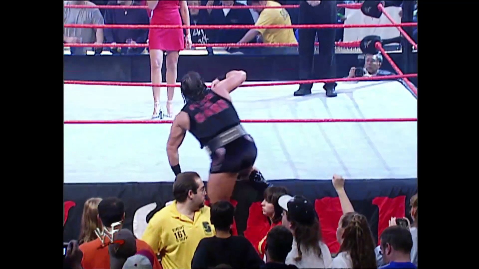 WWE Raw 2001 Episode 39 background