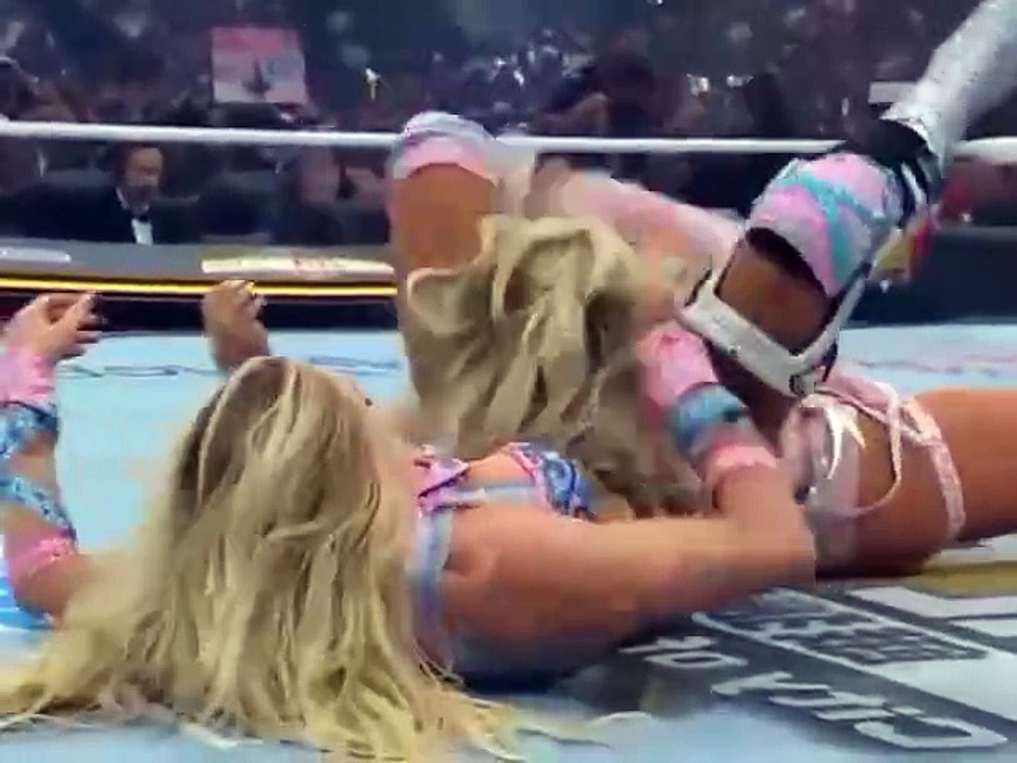 WWE WRESTLEMANIA 2025 TIFFANY STRATTON VS CHARLOTTE FLAIR FULL MATCH backdrop