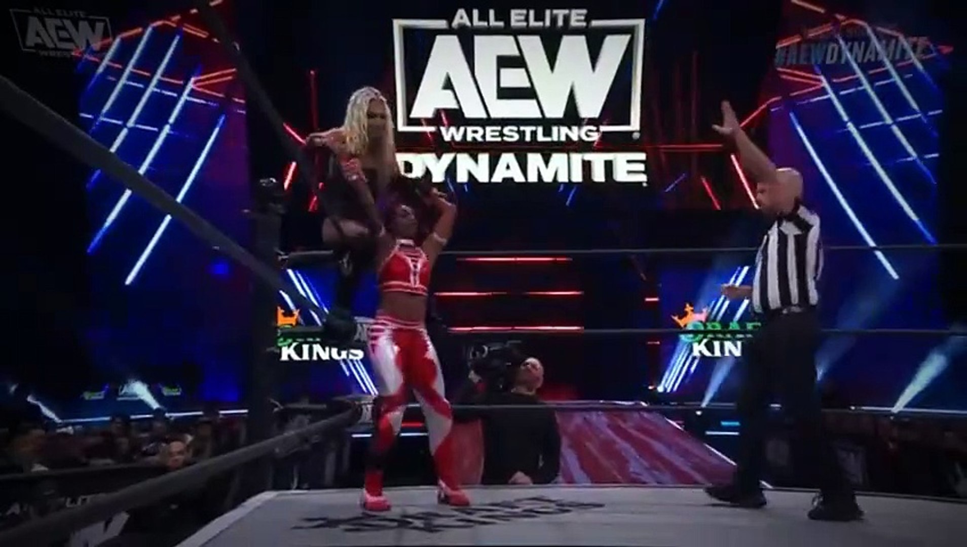 AEW Dynamite: Red Velvet Returns to Face Julia Hart of the House of Black! | 11/8/23, AEW Dynamite background