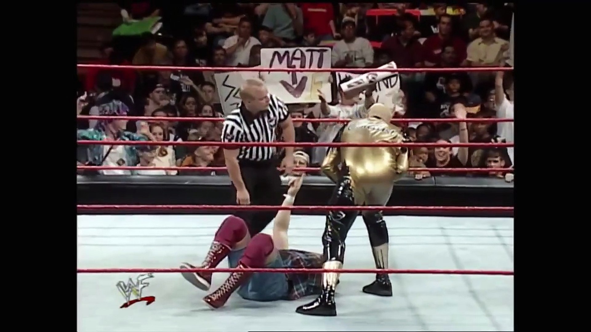 WWF RAW: November 2, 1998 background