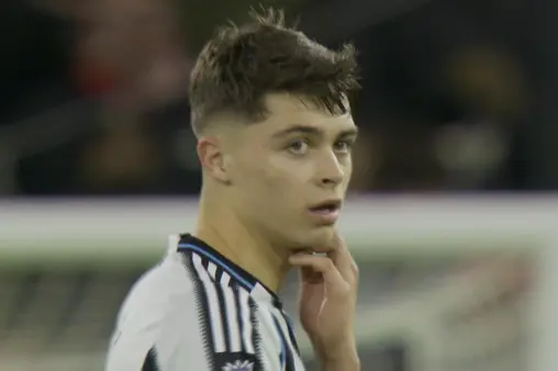 [Highlights] Siege situation! Miley controls the ball in the box and fires a shot just wide of the top corner