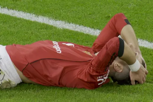 [Highlights] Missed opportunity! Dalot controls Lindelof's long through ball and chips over the bar