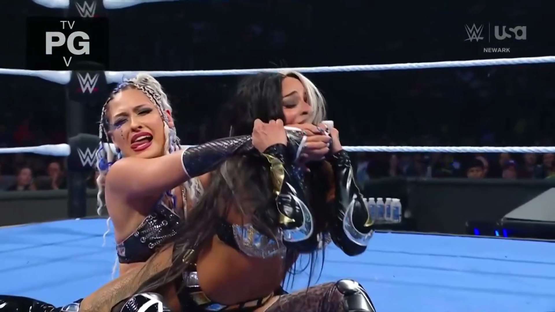 WWE Smak Down _Aug 01, 2025 - Zelina Vega Vs Giulia _ Women's United States Championship Match background
