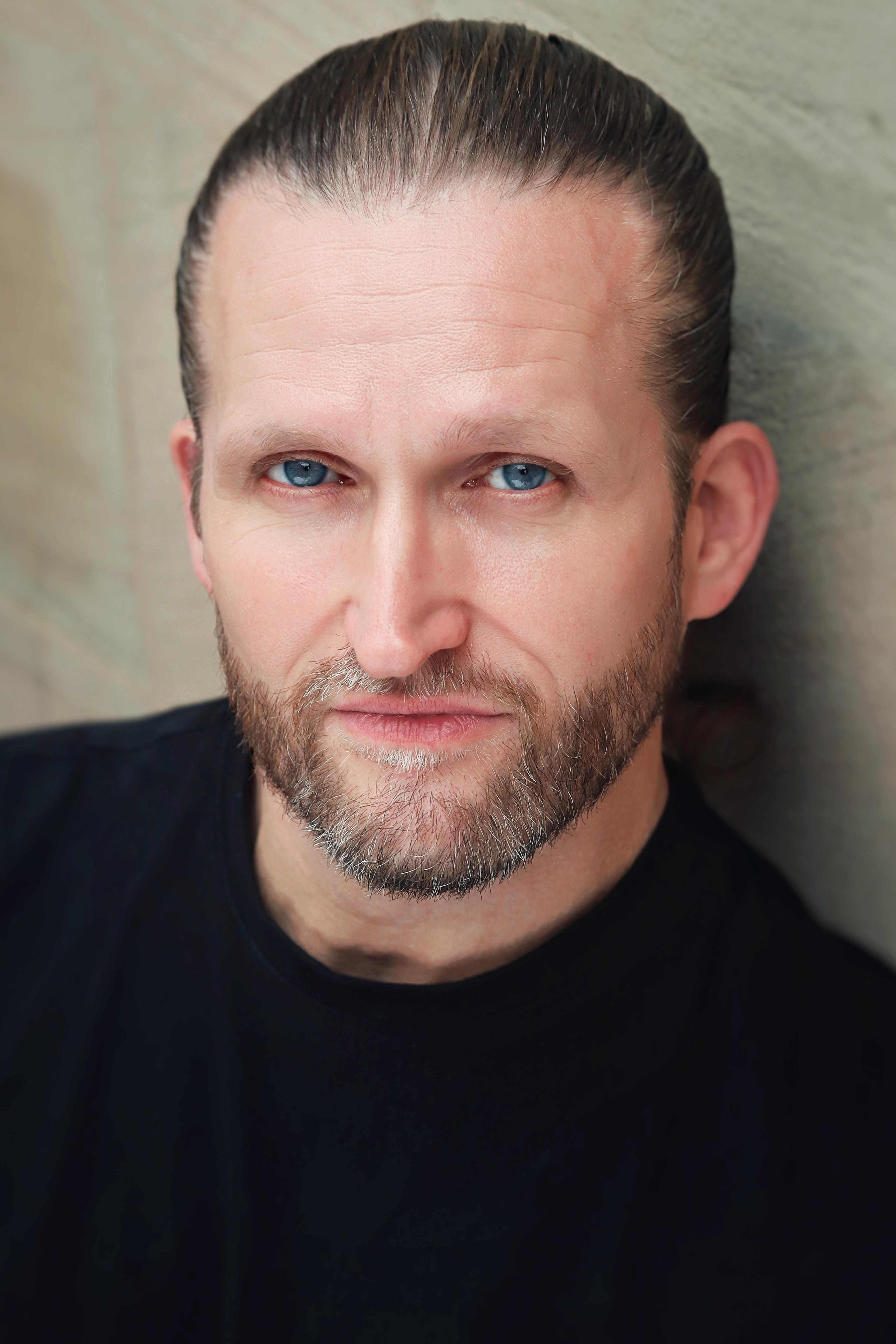 actor Alexander Rose large photo