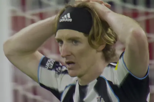 [Highlights] So close! Murphy chips to the channel, Gordon makes a run and fires a low shot just wide of the far post