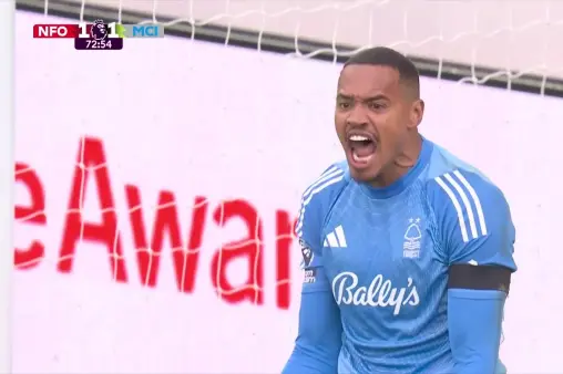 [Highlights] Incredible save! Foden cuts into the box and shoots low, John stretches to block at the last moment