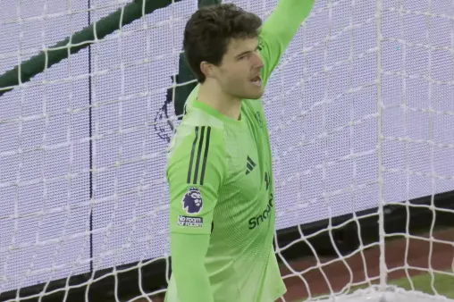 [Highlights] Tonali's corner to the near post, Guimaraes' header saved by Lammers