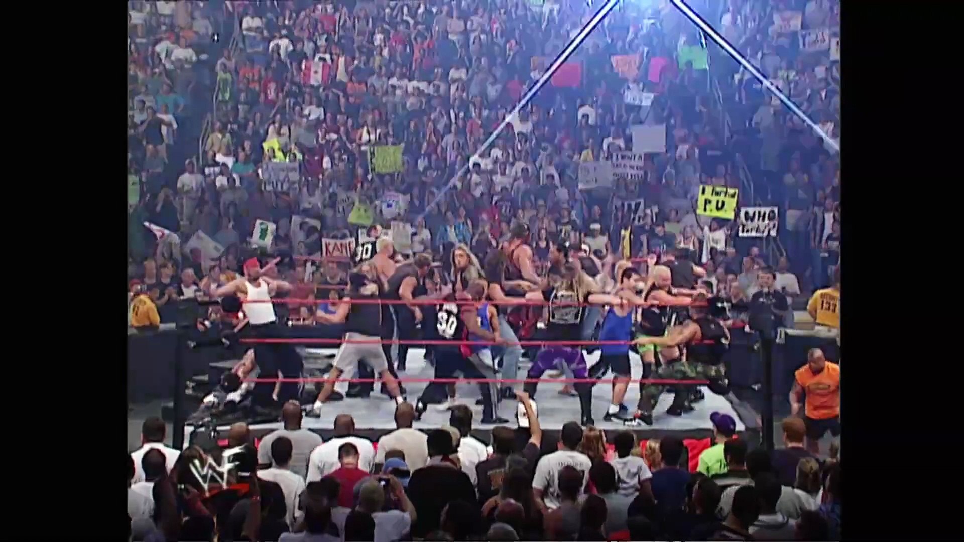 WWE Raw 2001 Episode 30 backdrop