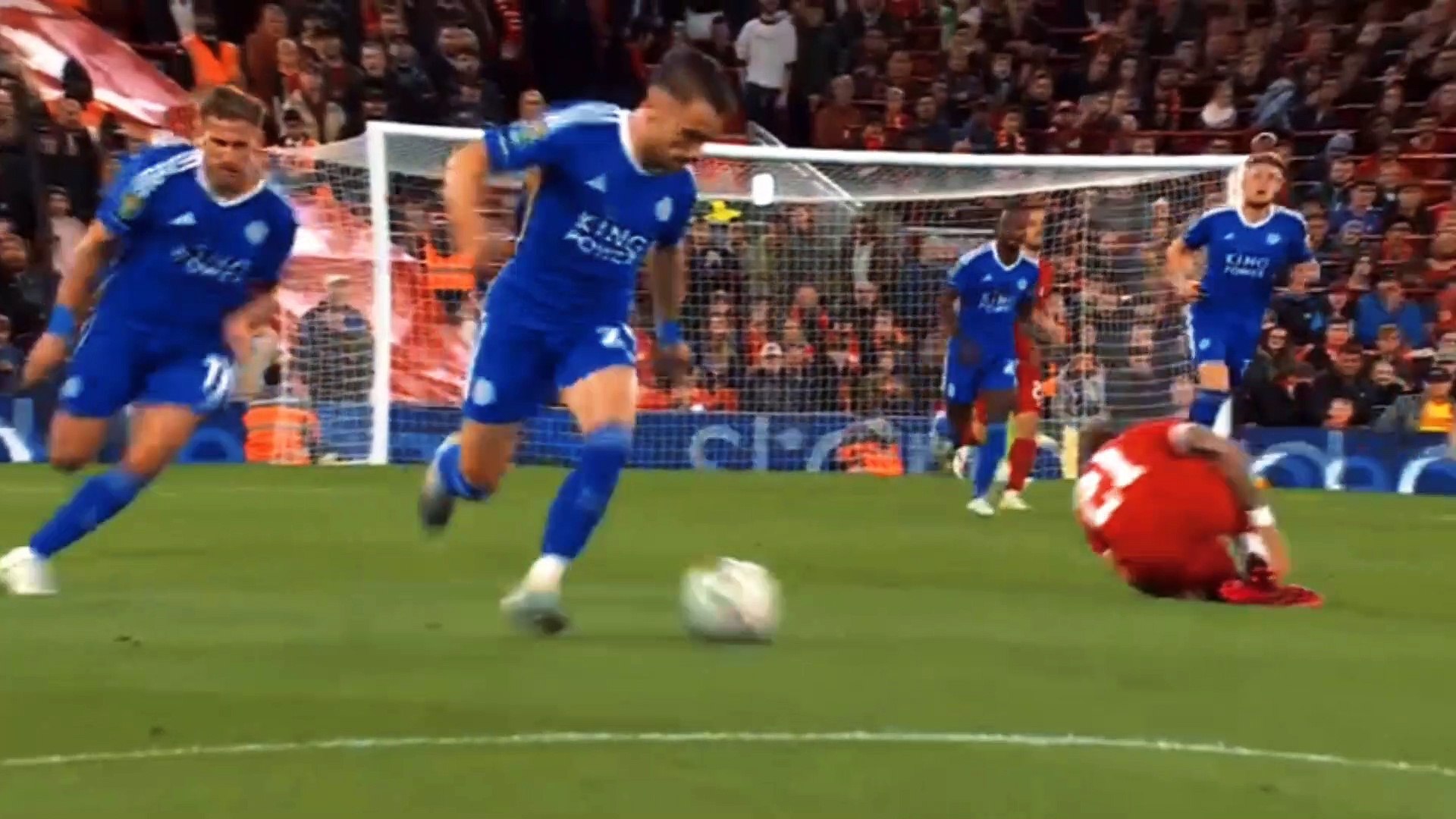Liverpool Score a Screamer to Defeat Leicester City 3-1 in the Carabao Cup