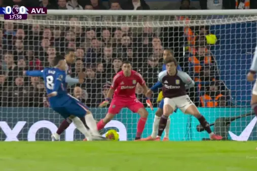 [Highlights] Palmer draws a double team and passes, Enzo meets Garnacho's cross with a shot wide