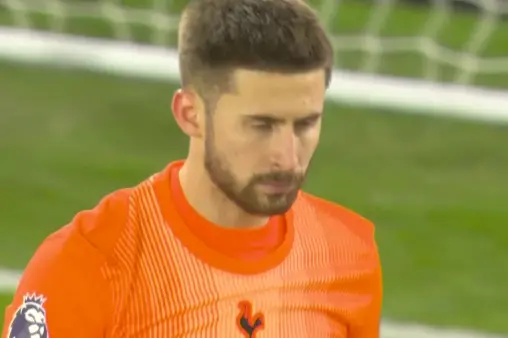 [Highlights] Mateta in offside position unable to shoot, ball collected by goalkeeper