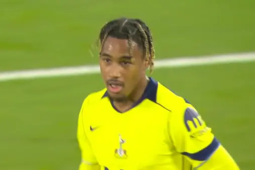 [Highlights] Odobel receives a clever pass and strikes, ball hits the post and goes out of play