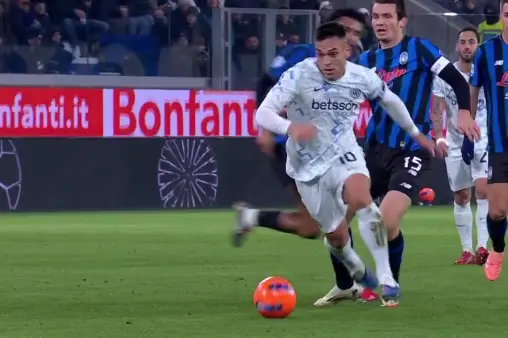 [Highlights] Lautaro's one-on-one shot lacks power
