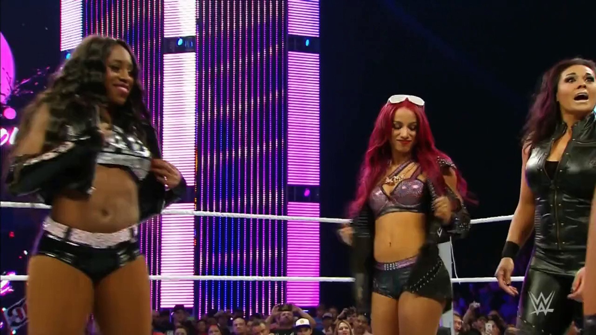 The Bella Twins & Alicia Fox vs Naomi, Sasha Banks & Tamina backdrop