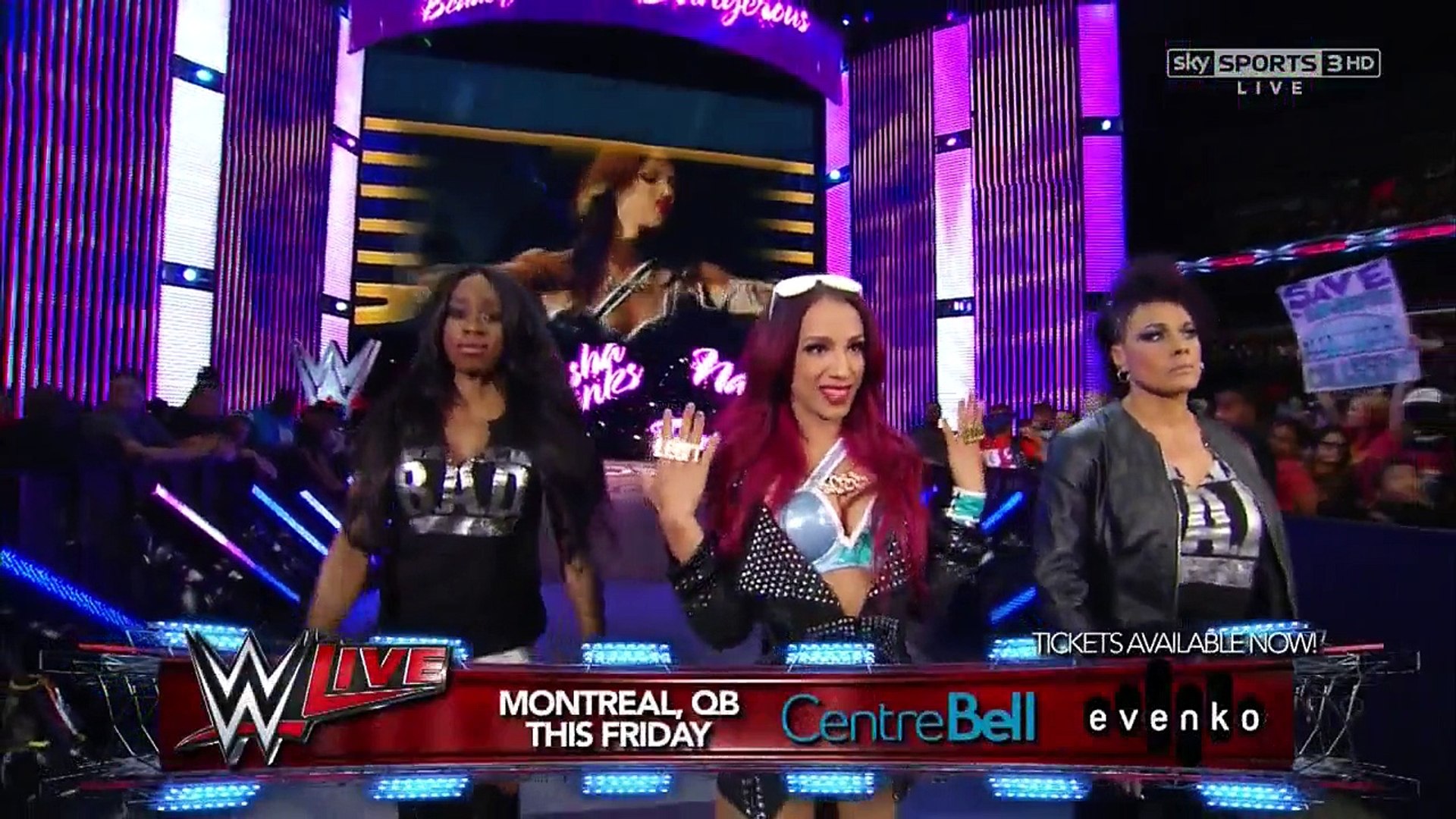 Paige vs Sasha Banks