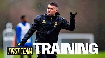 Work continues at Compton | First-team training ahead of the trip to Old Trafford