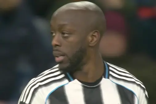 [Highlights] Unmarked! Vesa heads wide from a tight angle after corner kick