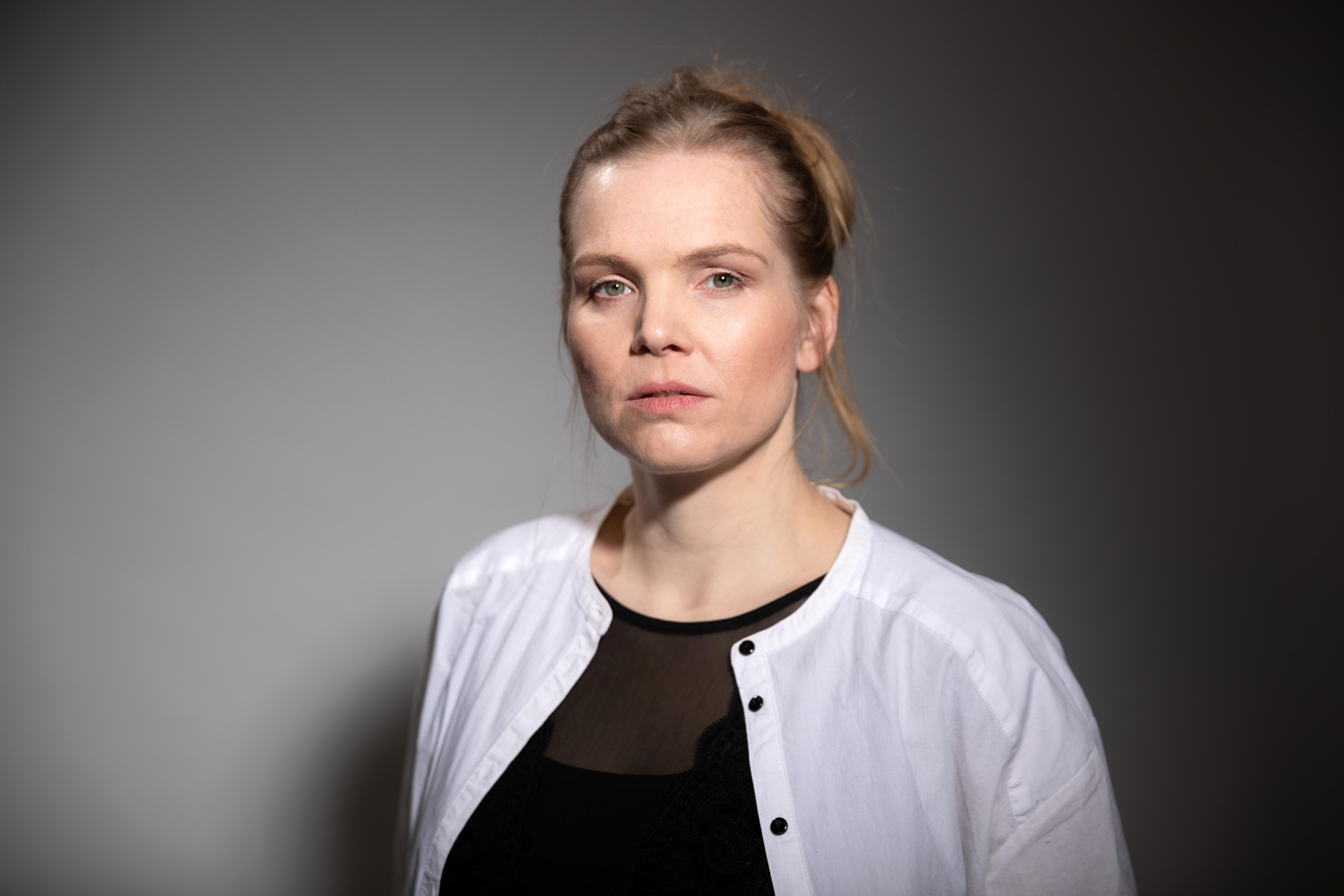 actor Corinna Pumm large photo