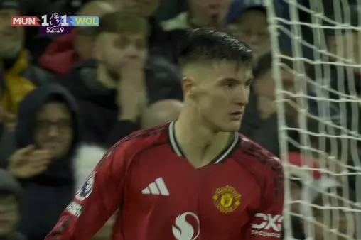 [Highlights] Master meets rookie! Casemiro's brilliant chip pass, Šeško's header saved