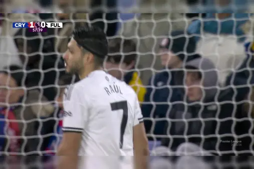 [Highlights] Unlucky! Jimenez's header hits the post inside the box