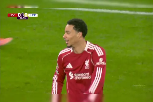 [Highlights] No humans here! Frimpong crosses, Ekitiike helps opponent clear