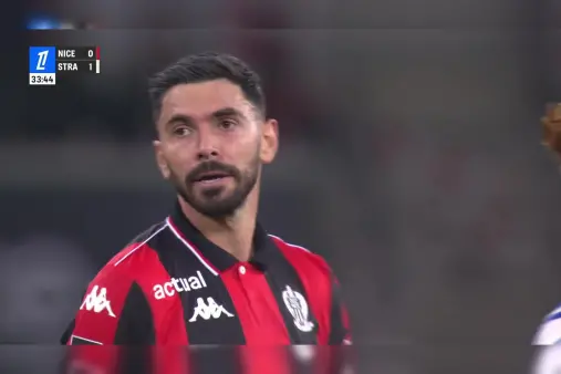 [Highlights] So close! Sanson intercepts Barco in midfield and curls a long-range shot just wide