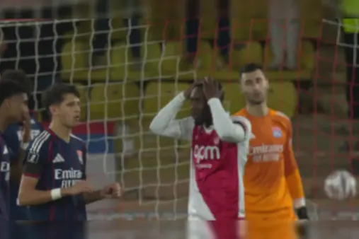 [Highlights] Incredible block! Kluivert denies Balogun's certain volley