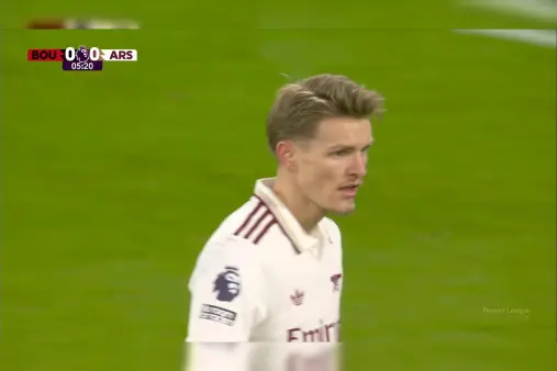 [Highlights] A speculative effort! Odegaard's long-range shot from the edge of the box sails over the bar