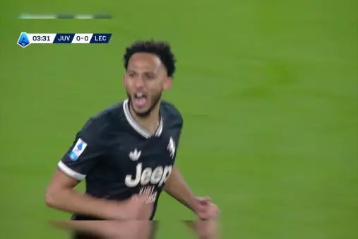 [Highlights] Wrong angle! Kelly's header goes over the bar