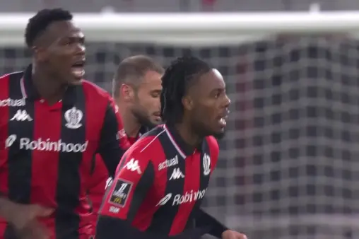 [Goal] Back to the comfort zone! Wahi cuts inside and fires a shot into the far corner to score on his debut