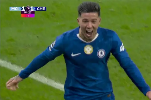 [Goal] Could this be the equalizer? Gusto breaks through and crosses, Enzo scores with two attempts at the far post