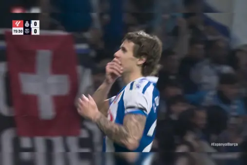 [Highlights] Incredible reflexes! Joan's sensational diving save denies opponent's curled shot