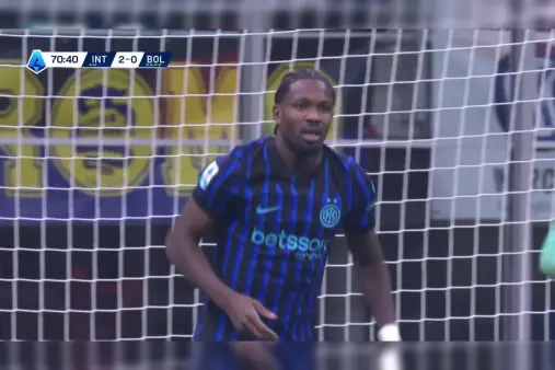 [Highlights] Marcus Thuram's strong header in one-on-one situation, ball saved by goalkeeper