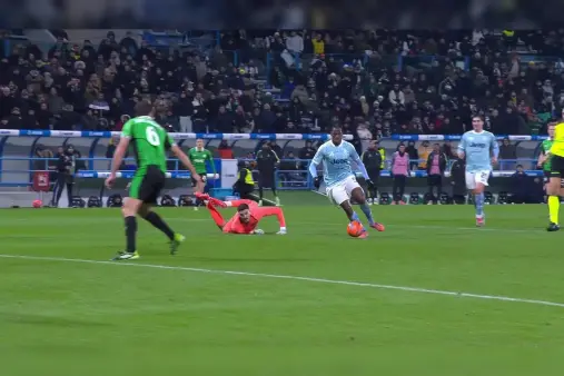 [Goal] Unstoppable! David dribbles past multiple defenders and slots home into an empty net