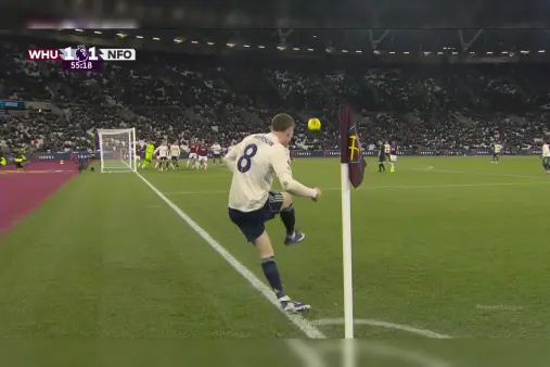 [Goal] This is art! Anderson delivers a brilliant pass, Dominguez scores with a back header