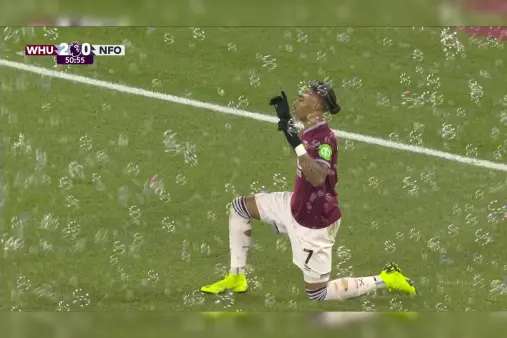 [Highlights] What a shame! Summerville's volleyed goal ruled out for teammate's offside