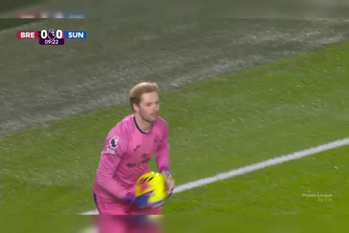 [Highlights] On target! Xhaka's direct free-kick saved by Kelleher