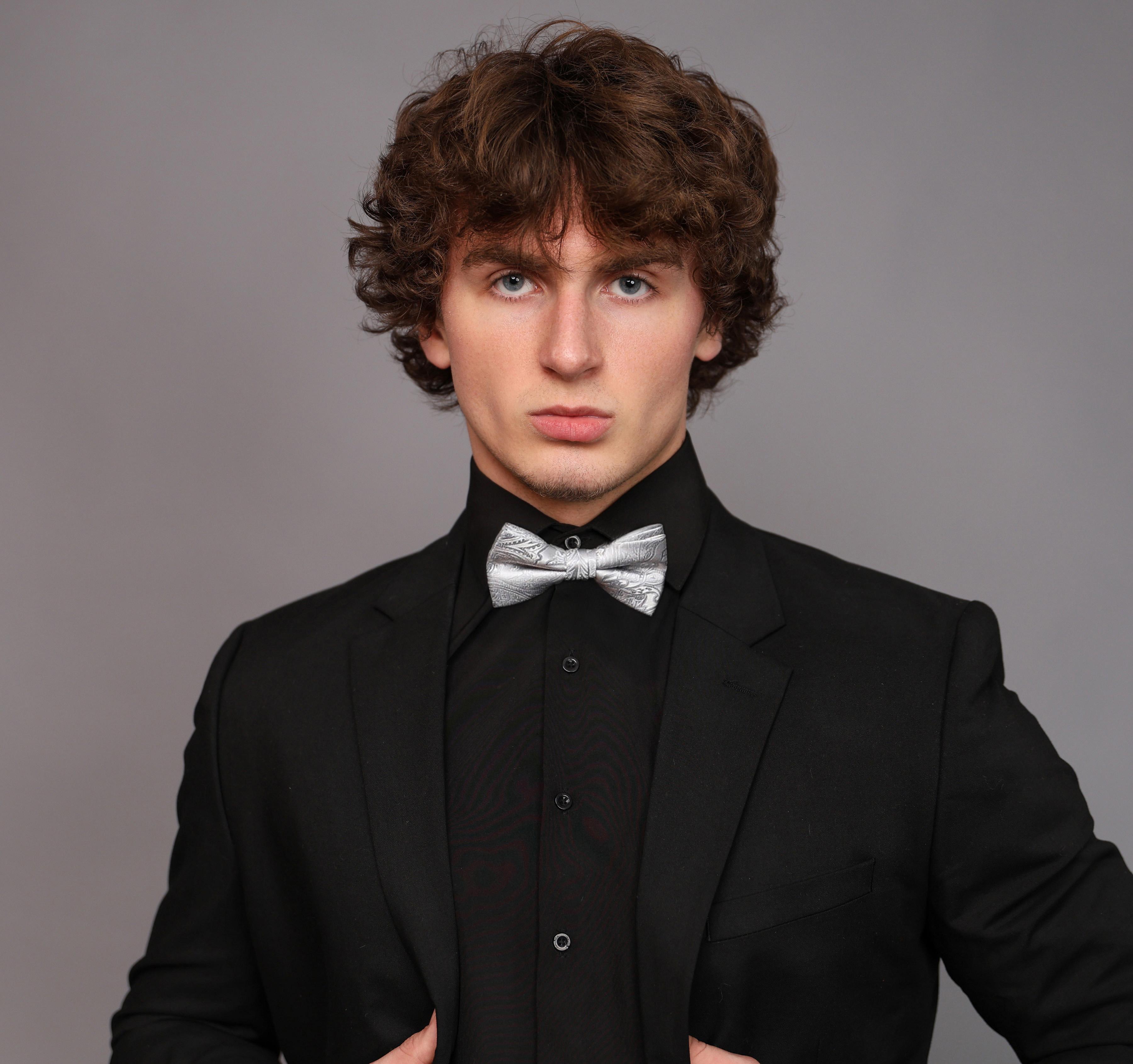 actor Grant Gwinn large photo