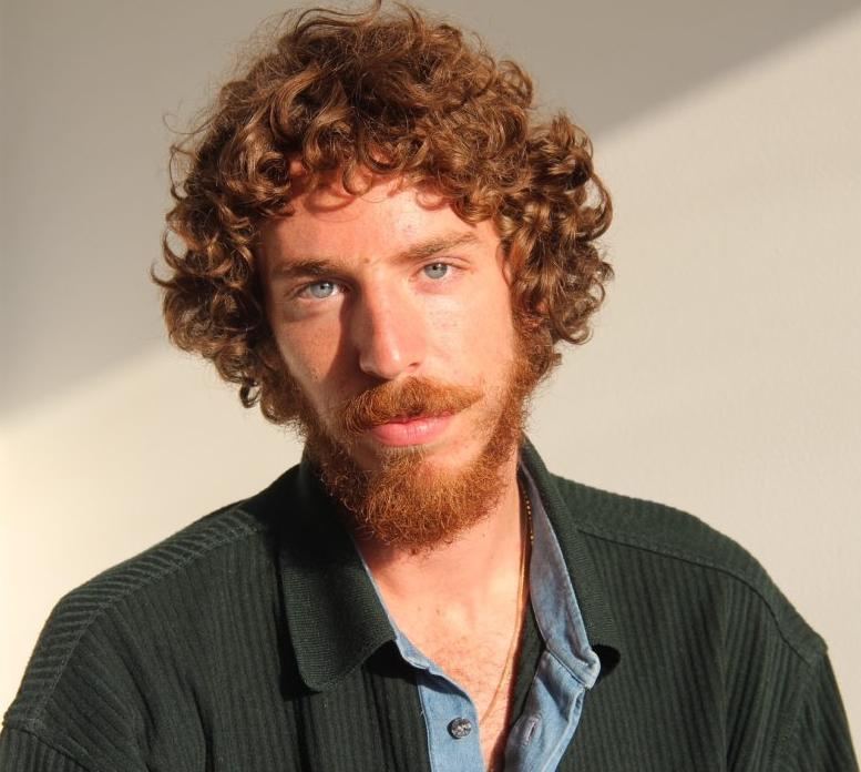 actor Uri Blufarb large photo