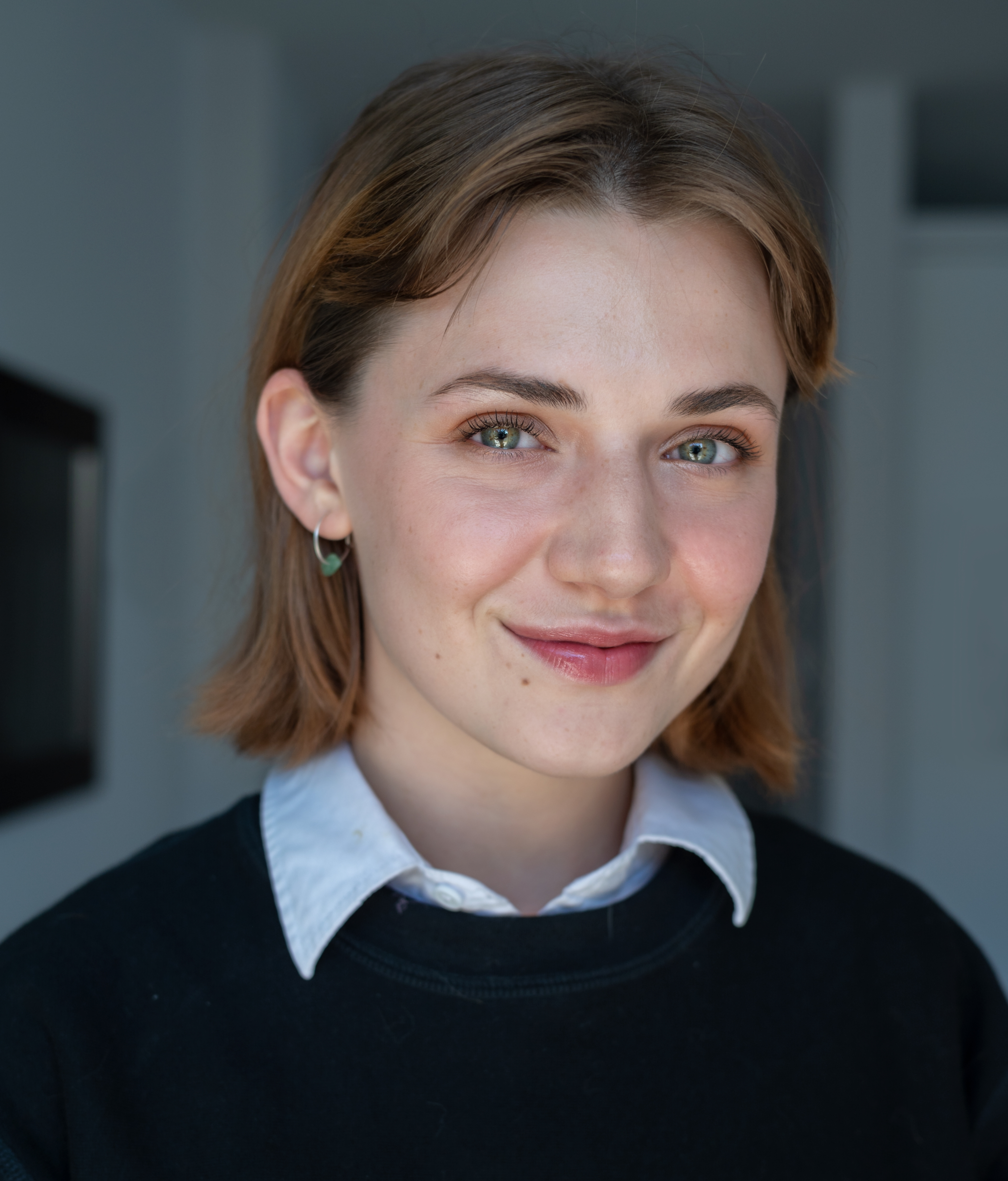 actor Jade Charbonneau large photo