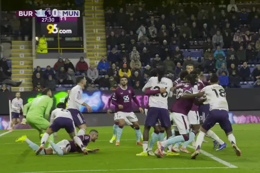 [Highlights] Red Devils fight back! Humphreys makes a goal-line clearance, Lindelof's goal ruled out