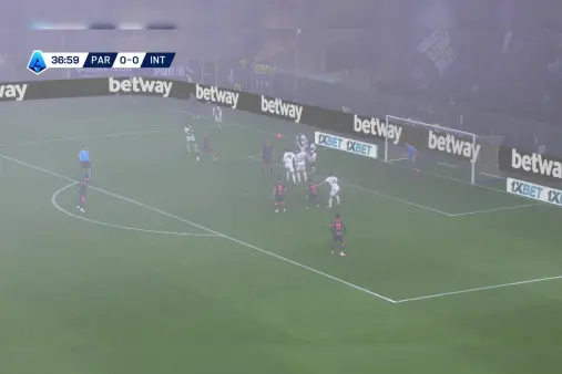 [Highlights] Calhanoglu's volley from outside the box, Pio's attempted header fails to change the trajectory