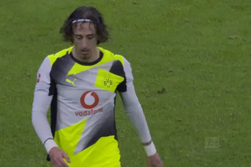 [Highlights] Nearly a winner! Schlotterbeck's header hits the crossbar