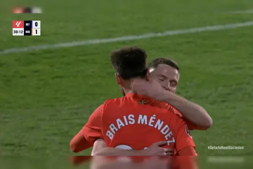 [Goal] Breaks the deadlock! Bryce Mendez scores with a volley from the edge of the box