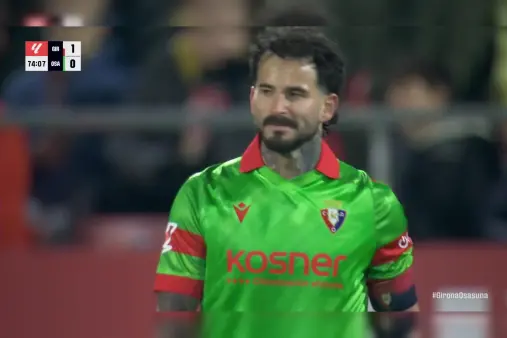 [Highlights] Ruben Garcia's direct free kick curls just over the bar