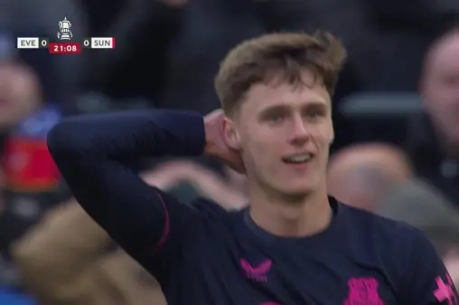 [Highlights] Armstrong controls and shoots in one smooth motion, ball just over the bar