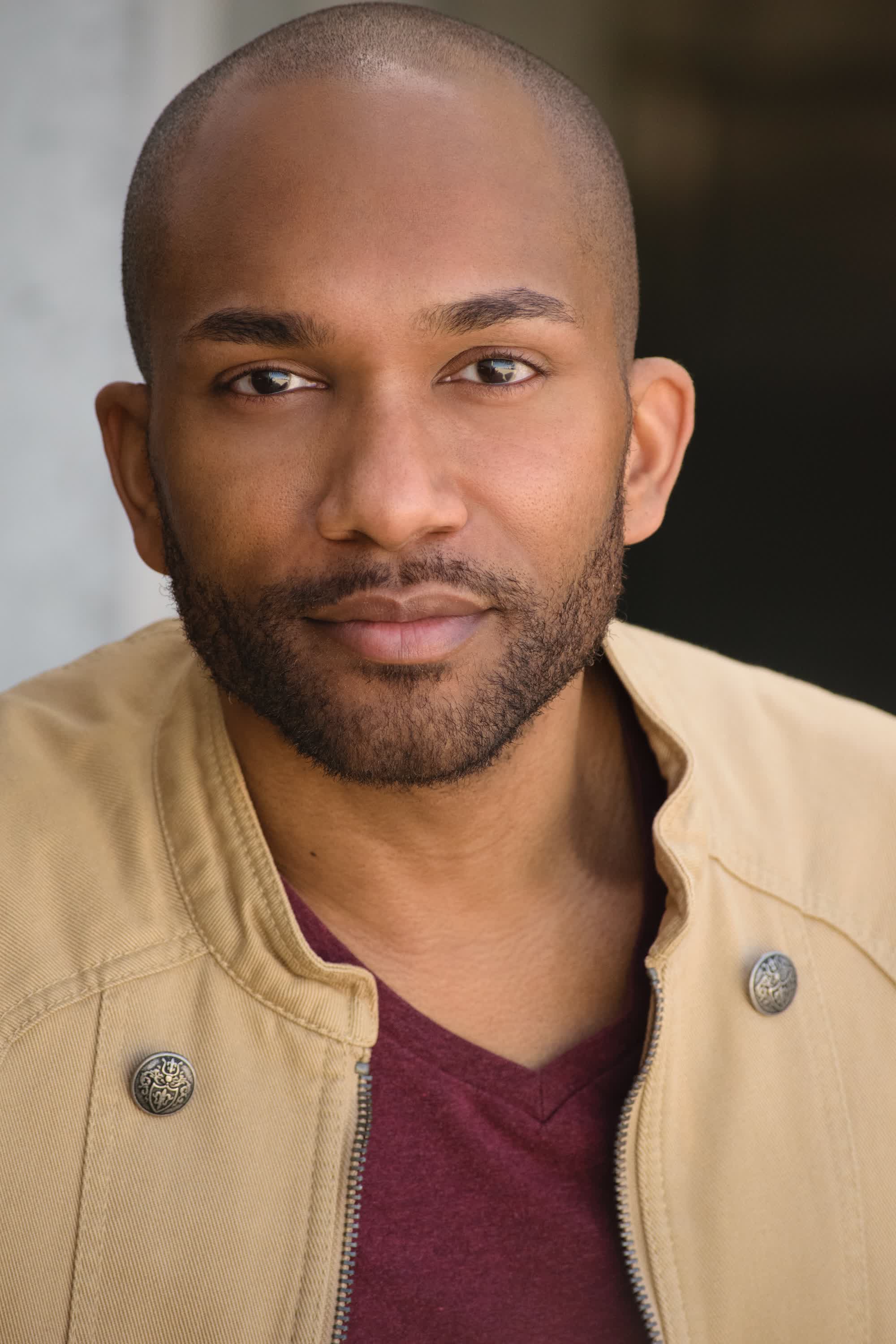 actor Mike Mitchell Jr. large photo