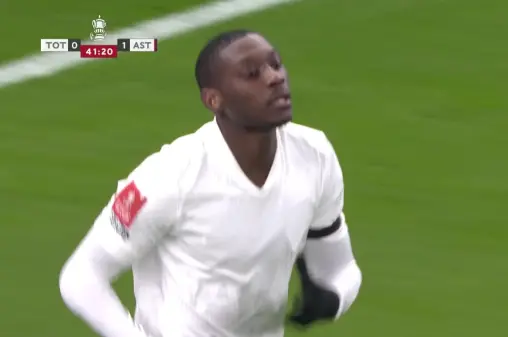 [Highlights] Simmons' driving pass, Muani's shot scores but ruled offside