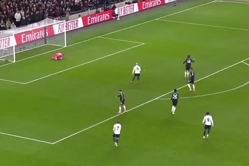 [Highlights] Odobel's sudden long-range shot, goalkeeper stays centered to collect the ball